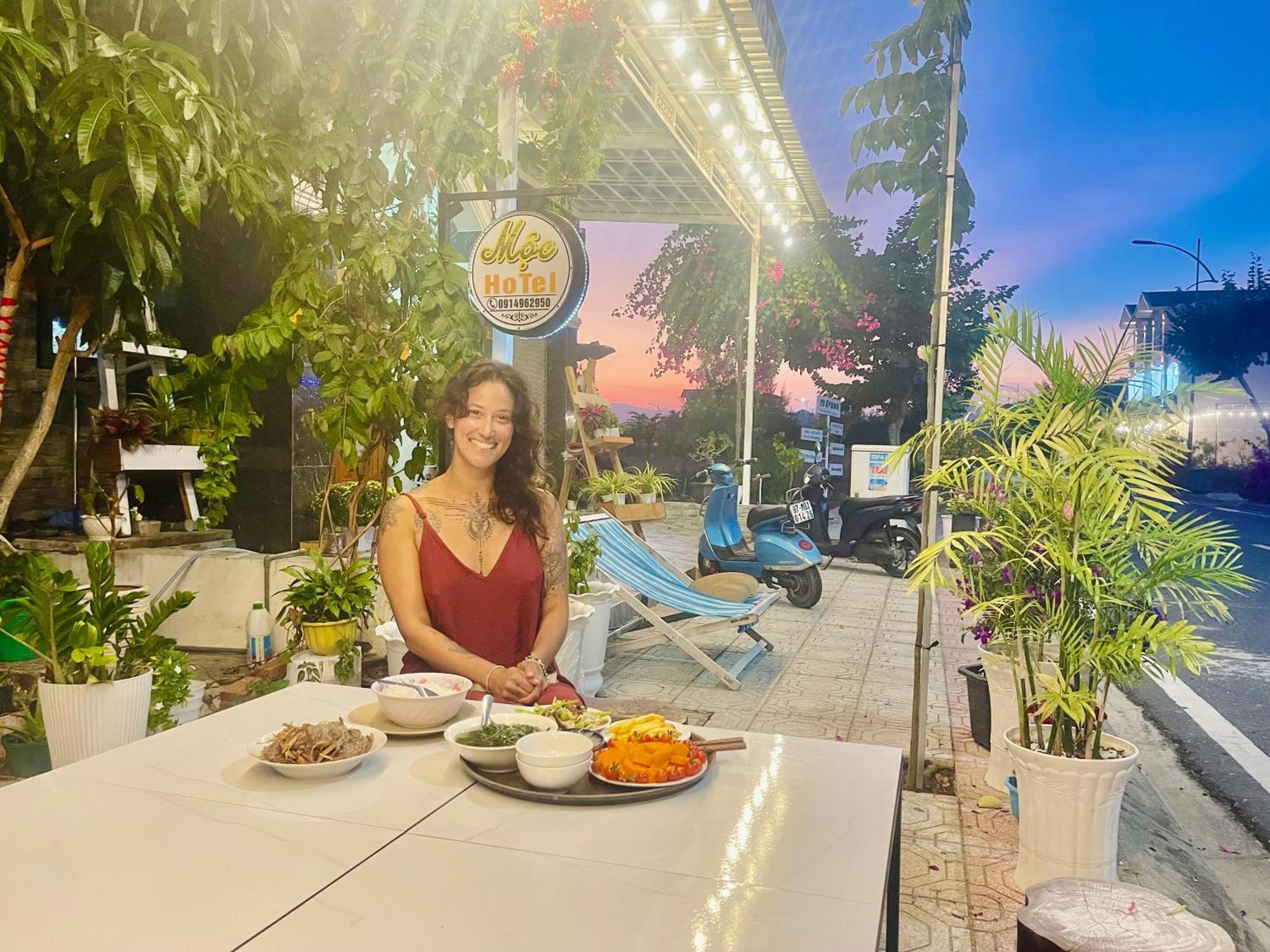 Moc Homestay- Near Bai Dai Beach Cam Lam ภายนอก รูปภาพ